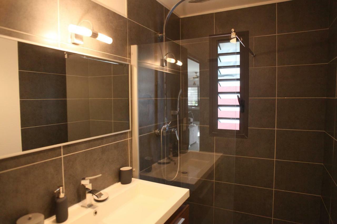 100 Rue Suffren Apartment Saint Pierre Luaran gambar