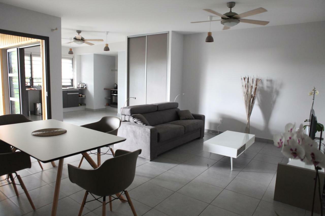 100 Rue Suffren Apartment Saint Pierre Luaran gambar