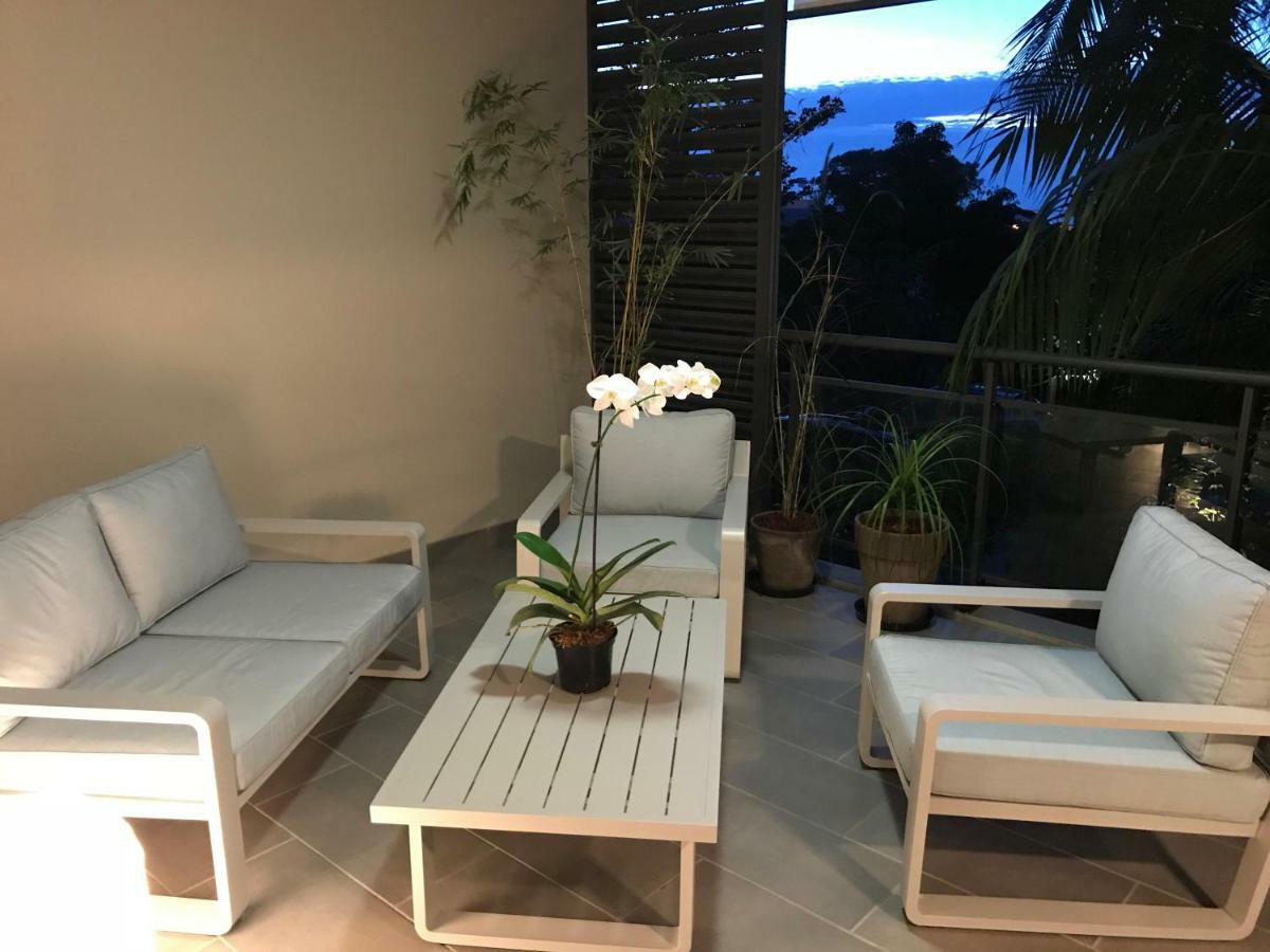 100 Rue Suffren Apartment Saint Pierre Luaran gambar