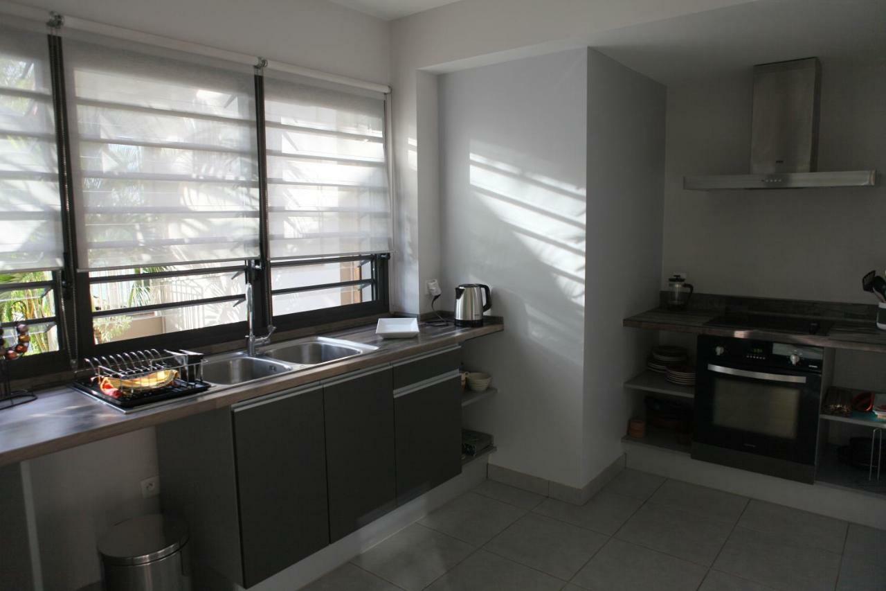 100 Rue Suffren Apartment Saint Pierre Luaran gambar