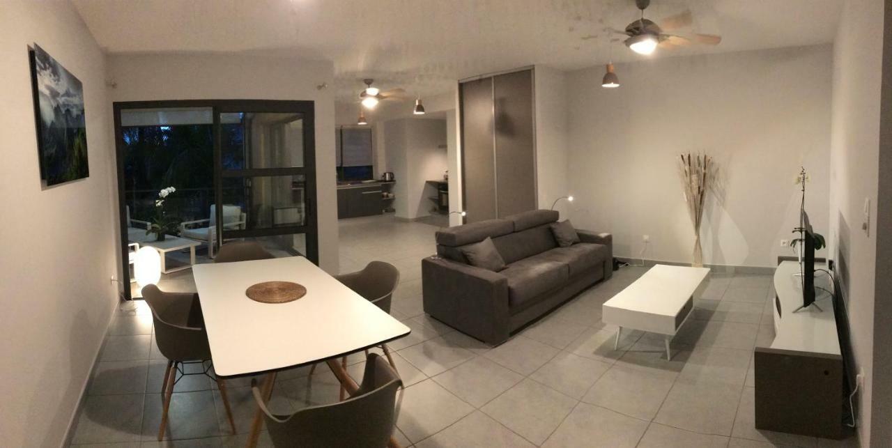 100 Rue Suffren Apartment Saint Pierre Luaran gambar
